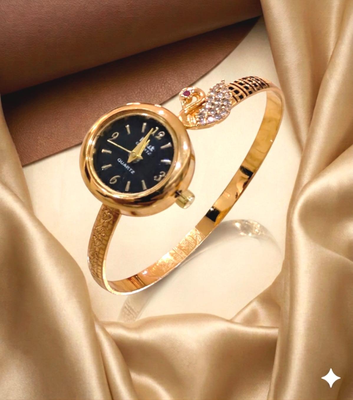 Stylish Gold Tone Free Size Brass Women's Bracelet Watch 1